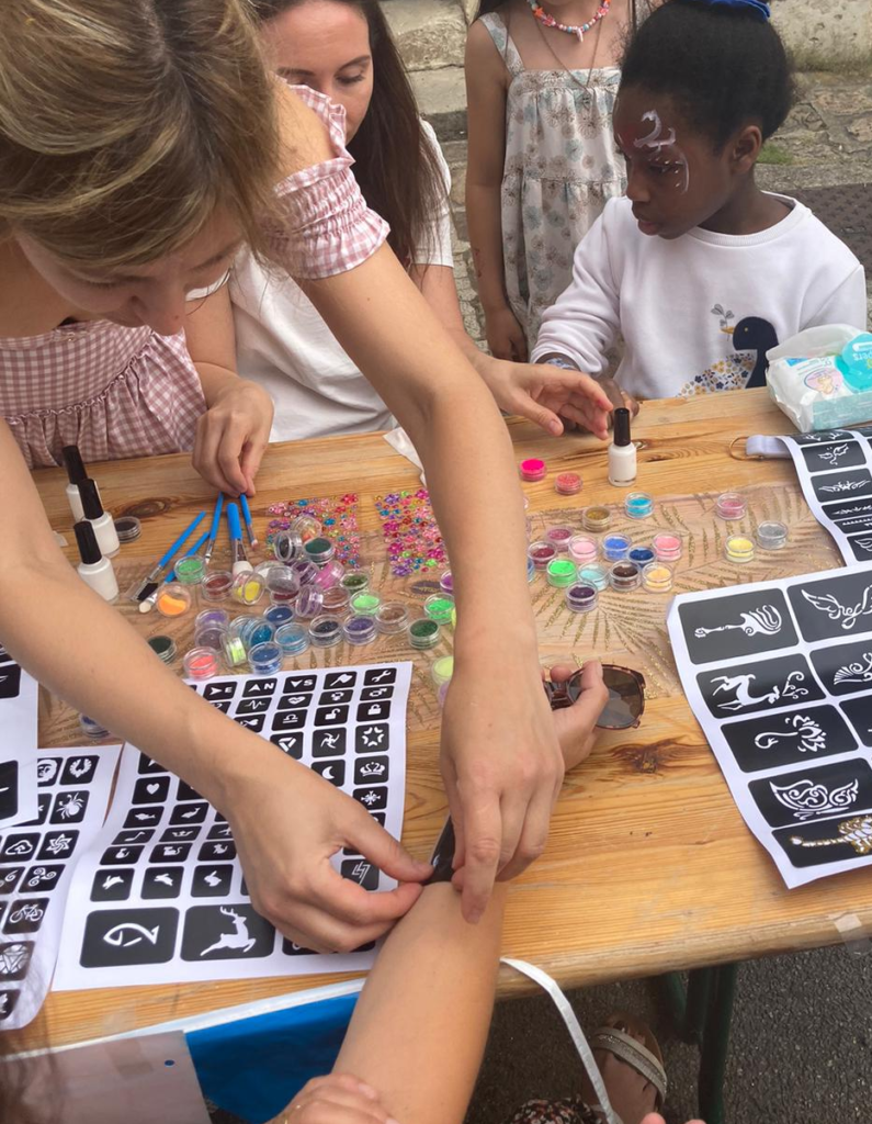 От Парижа до Лилля мы организуем счастливый детский день рождения или любой другой праздник - успейте осуществить детскую мечту вашего ребёнка. Детский День Рождения в Париже.