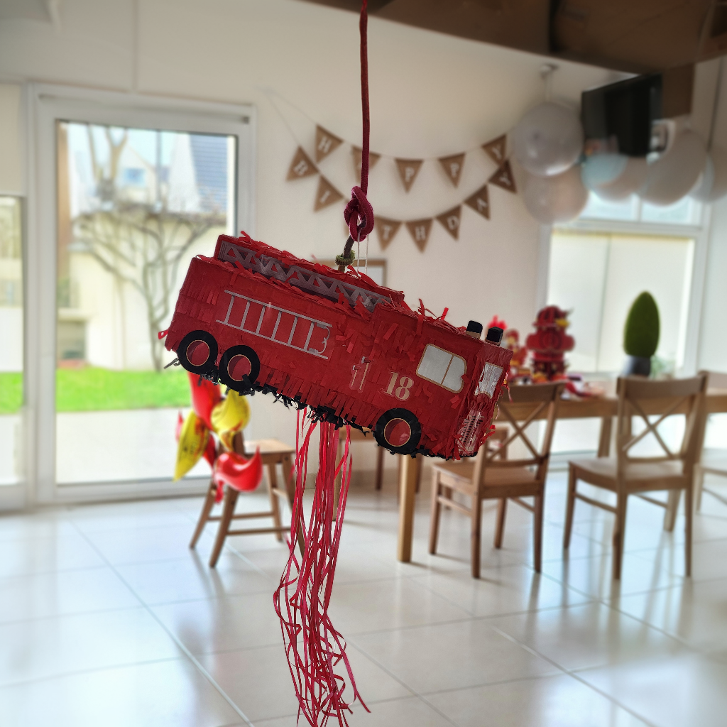 Мы разработаем сюжет праздника и проиграем его с детьми. Дети пройдут квест, споют весёлые поздравления, вручат подарки, разобьют пиньяту и оторвуться на весёлой дискотеке.