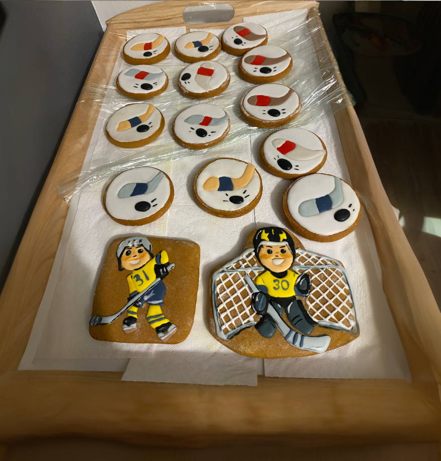 Тематические пряники, пирожные, компоты из натуральных продуктов, кэнди бар на день рождения, детский праздник