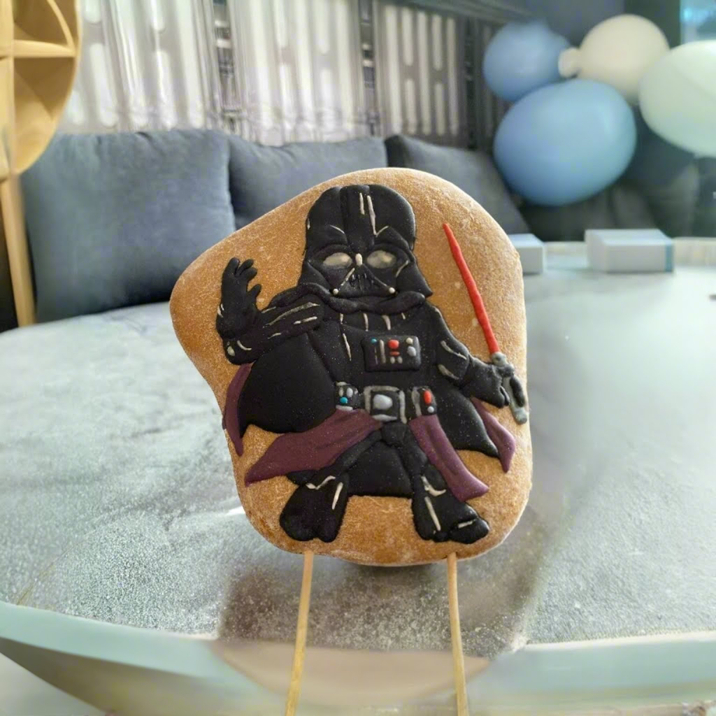 Тематические пряники, пирожные, компоты из натуральных продуктов, кэнди бар на день рождения, детский праздник